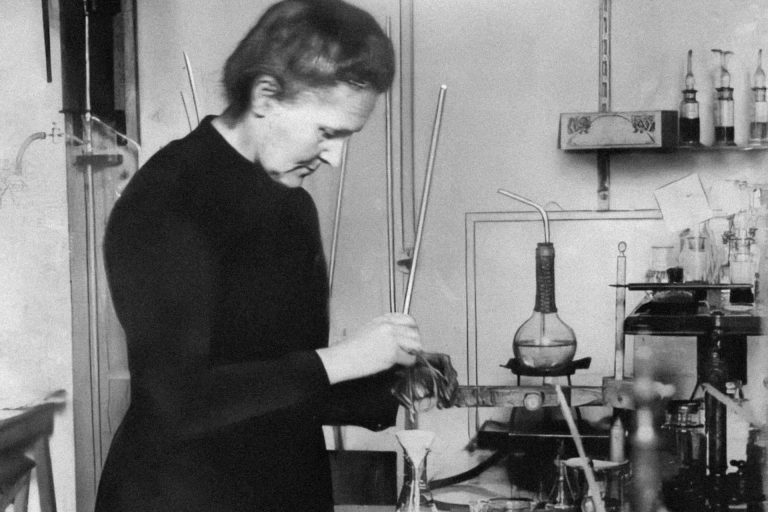 Personajes históricos que las compañías de Telefónica, Coca-Cola, Leroy Merlin y DXC Technology ficharían para sus equipos