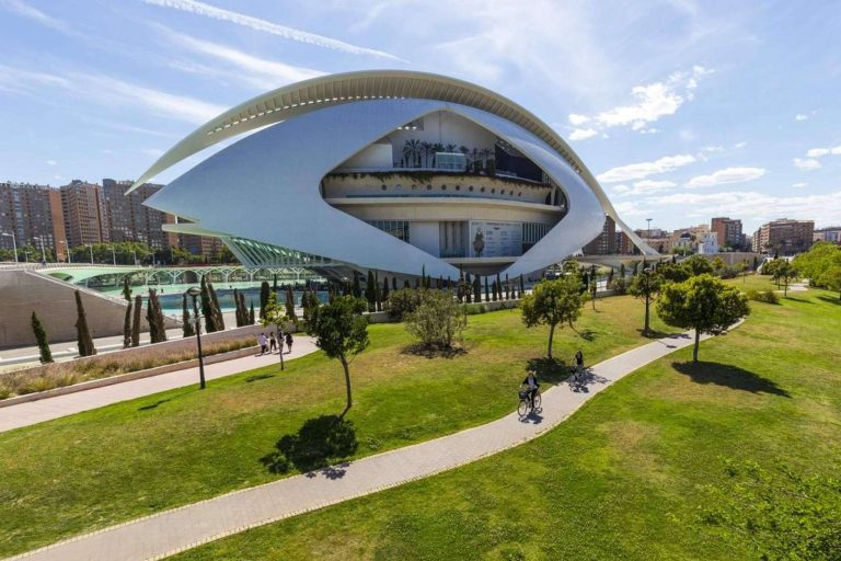 Un destino turístico de excelencia para los viajeros exigentes, Valencia