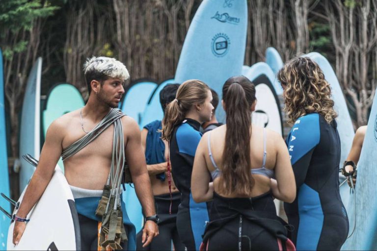 Un concepto turístico que enamora a los más jóvenes, Surfhouse
