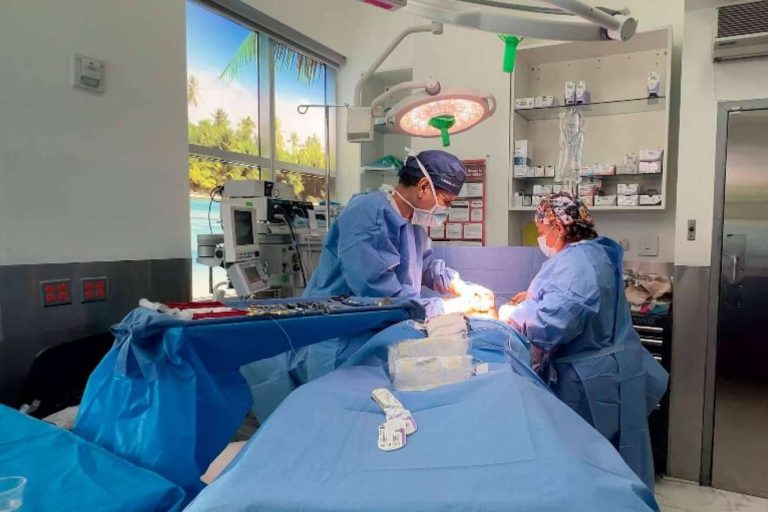 Dolls Plastic Surgery, el equipo de cirujanos plásticos profesionales certificados en Miami