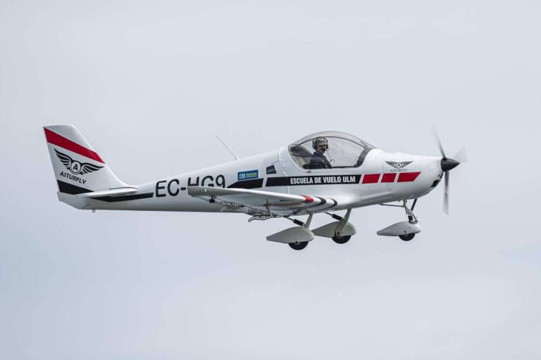 La escuela de vuelo Asturfly y sus cursos de vuelo en avioneta