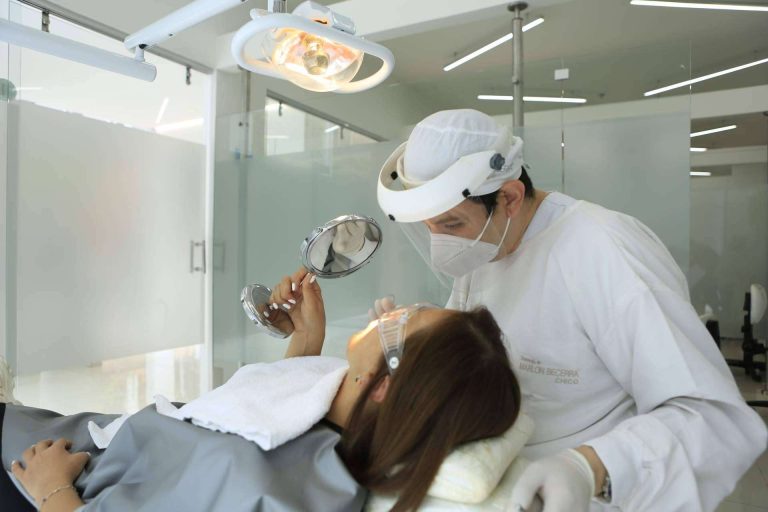 Odontología de Marlon Becerra se encarga del diseño de sonrisas en Bogotá