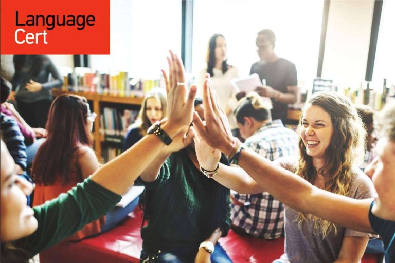 El examen de moda; LanguageCert para adquirir el B1, B2 o C1 de inglés este otoño