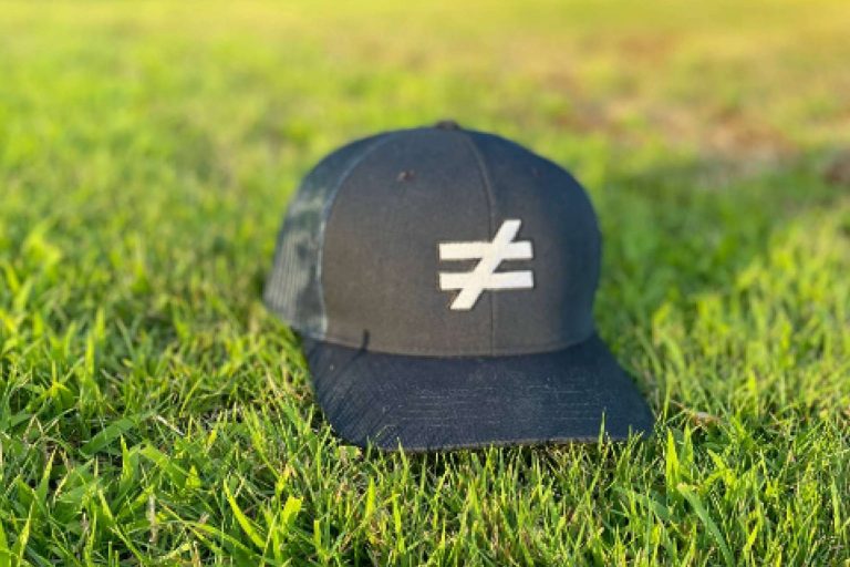 El catálogo de NGB Sports ofrece una gran variedad de modelos de gorras de golf