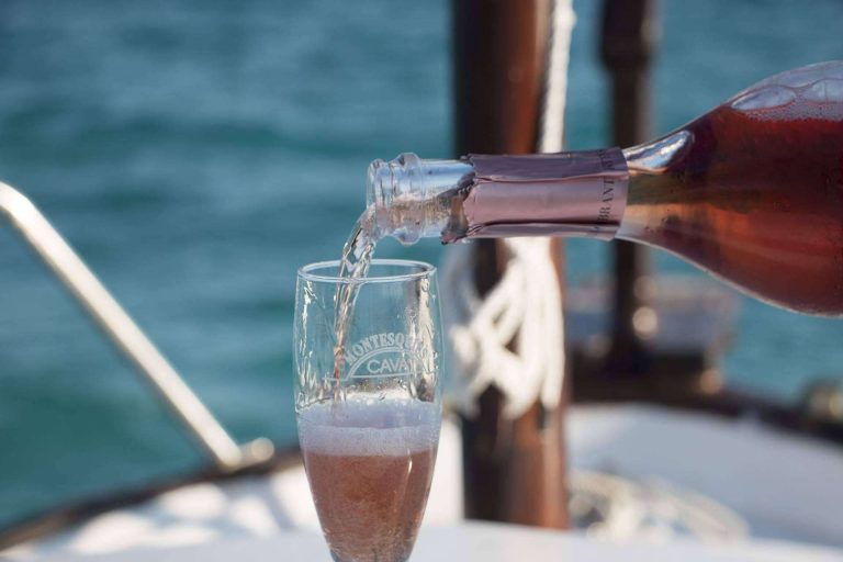 Disfrutar el verano con cava y Naturelovers Wines