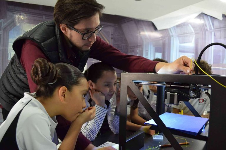 Identificar y desarrollar capacidades durante la infancia usando el modelo educativo del Colegio Thomas Alva Edison