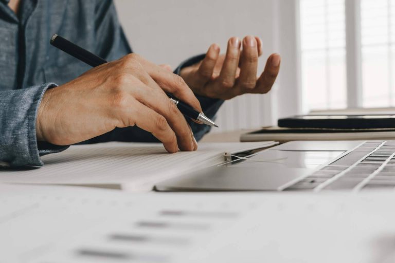 El asesoramiento por expertos es esencial para contratar el seguro adecuado, según ClickSeguro.net