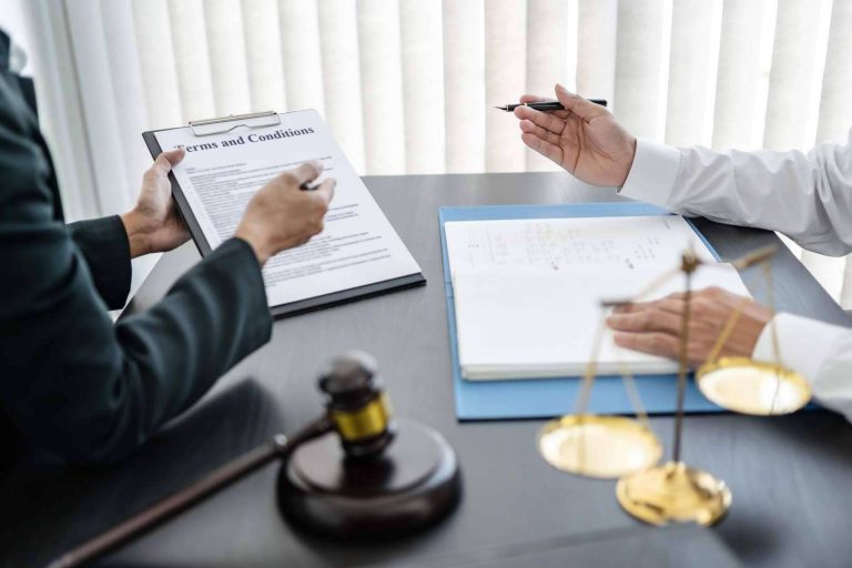 ¿Es posible despedir a un trabajador en el mes de agosto?