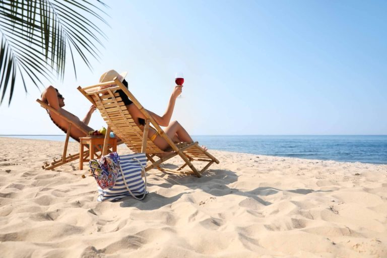 SESMI promueve iniciativas para tomar el sol de forma segura