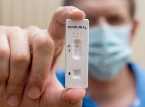 Esta es la nueva variante covid que llegó a España