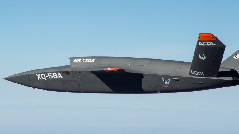 Pilotar un Caza sin tripulante ya es posible