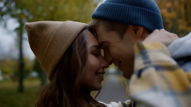 Quedada para besarse en Cantabria por la censura de ‘Lightyear’