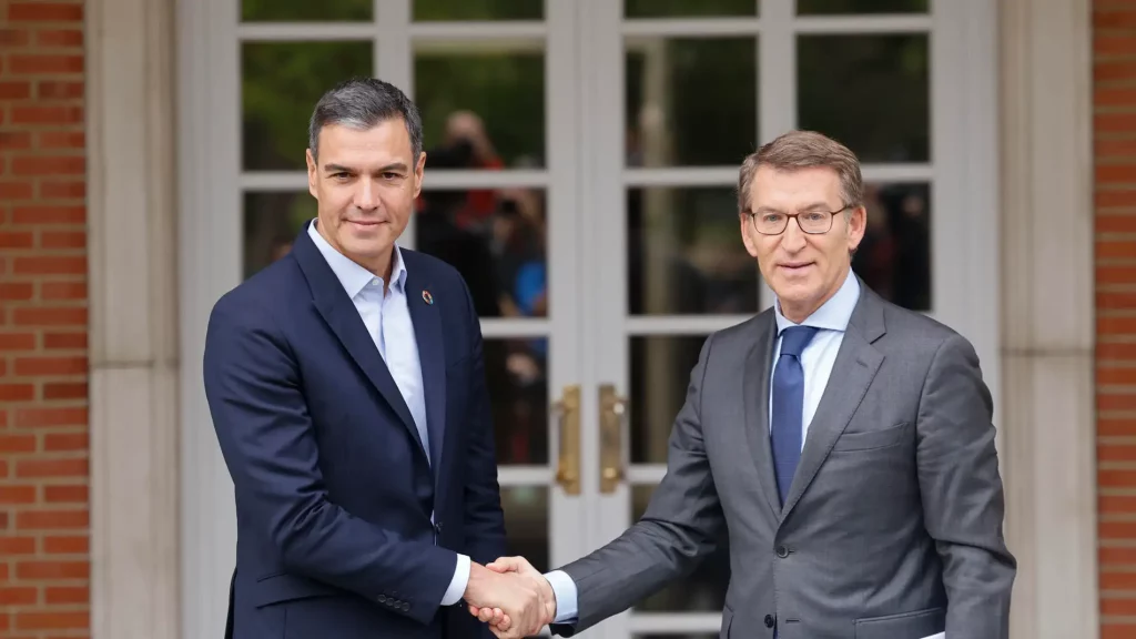 Los diputados del Congreso que ganan dinero alquilando pisos: si se juntaran superarían a Vox y Sumar juntos 1 Pedro Sánchez y Alberto Núñez Feijóo