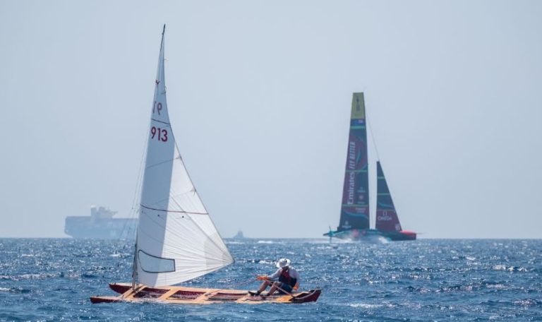 Vilanova i la Geltrú, punto de partida del programa de regatas paralelas a la America’s Cup con una numerosa exhibición de Patí Català