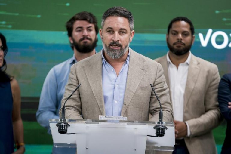 Abascal se reunirá mañana con Feijóo y antes escuchará a los dirigentes de Vox que gobiernan con el PP