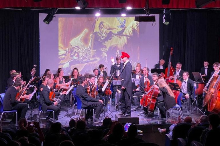 Más de 200 vecinos de la Cañada Real asistieron a un concierto de orquesta donde se interpretaron temas de videojuegos