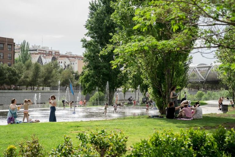 Una borrasca al oeste de la Península dejará lluvias en el oeste y tiempo seco y temperaturas de hasta 32ºC en el resto