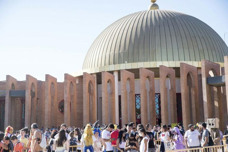 La cumbre mundial de fútbol de Sevilla contará con la secretaria de la FIFA premio Nobel y un premio Nobel