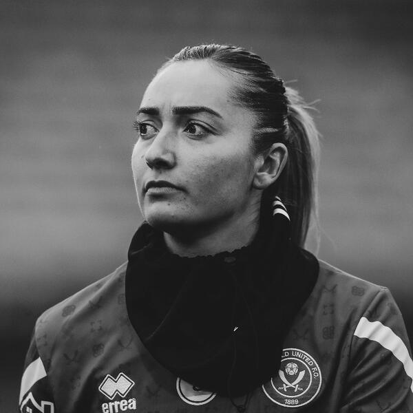 Fallece con 27 años la futbolista inglesa Maddy Cusack