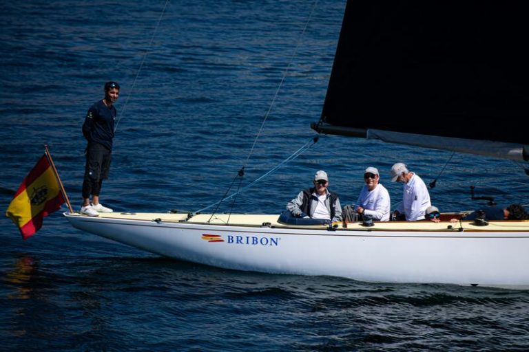 Juan Carlos I llegará este lunes a Sanxenxo (Pontevedra) para participar en las regatas que se celebran en la localidad