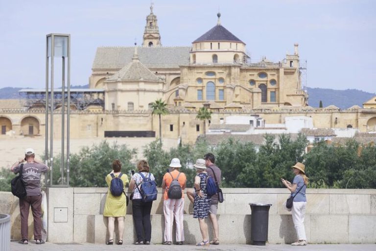 Las temperaturas estarán hoy por encima de lo normal para la época, con hasta 36ºC en Córdoba y Sevilla