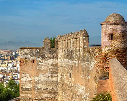 No solo playa: lo que no puedes perderte en un fin de semana en Málaga 8 Castillo de Gibralfaro