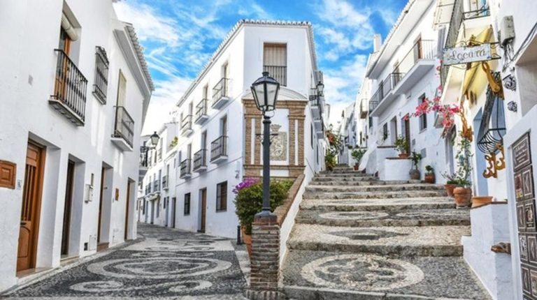 8 pueblos con encanto de Andalucía para un puente del Pilar mágico