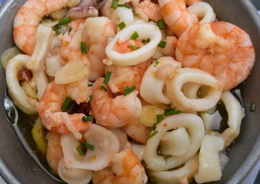 Cómo hacer una paella de marisco fácil igual que Arguiñano