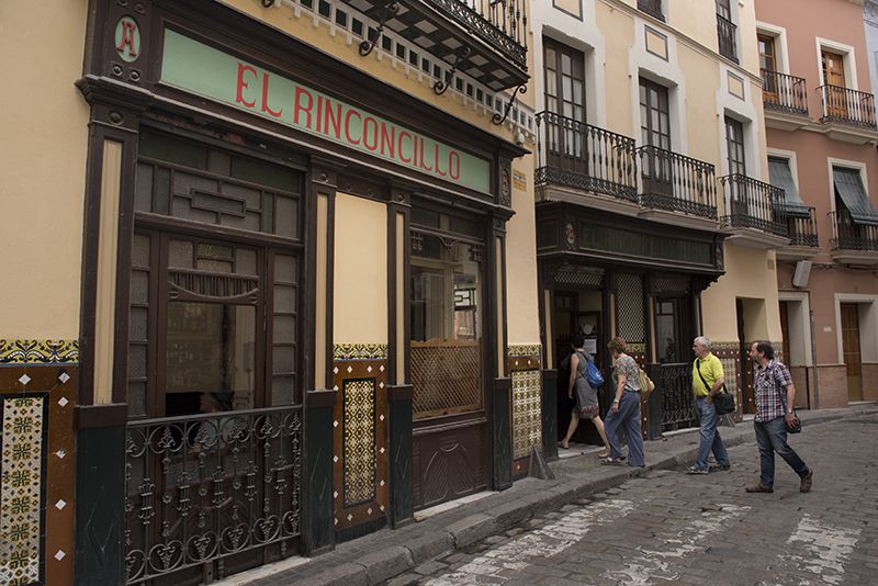 Estos son los 10 bares más antiguos de España 2 El Rinconcillo en Sevilla