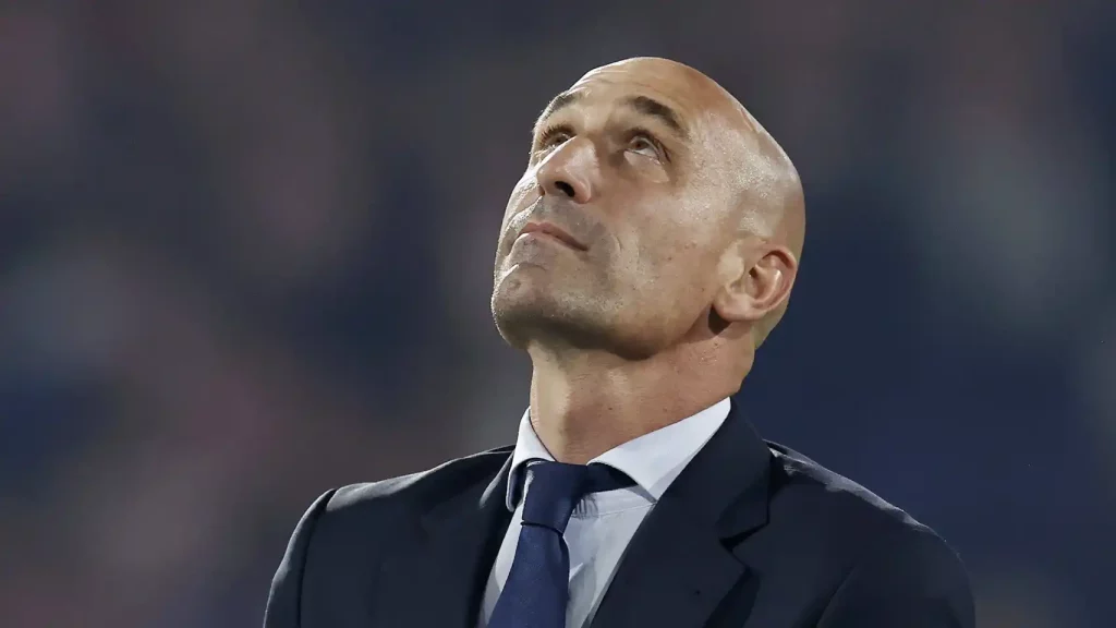 El jugador apoya a sus compañeras