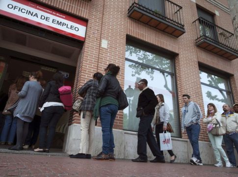 El paro y la economía opacan las demás preocupaciones de los españoles El paro y la economía opacan las demás preocupaciones de los españoles