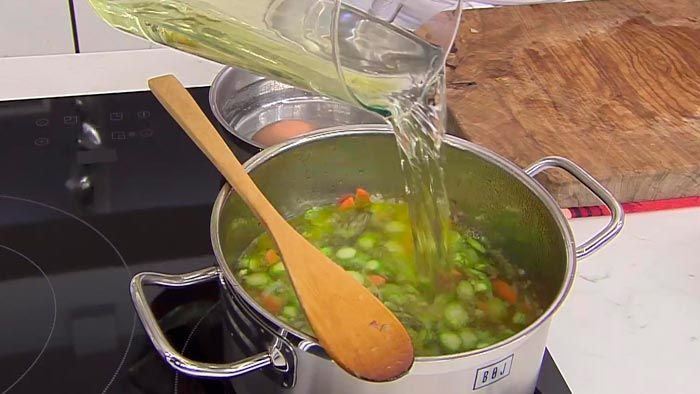 Ingredientes de la receta de sopa de verduras que rinde para 6 a 8 personas