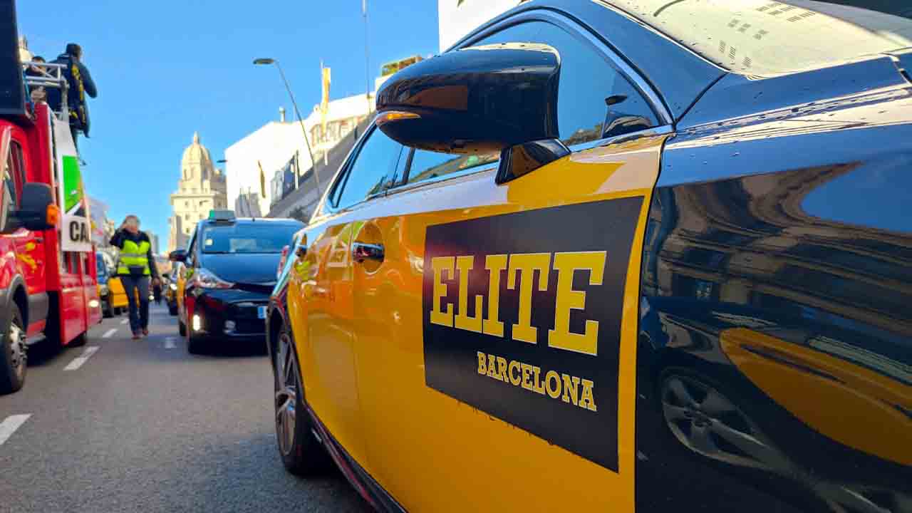 Elite Taxi espera defender los taxistas en la Cambra