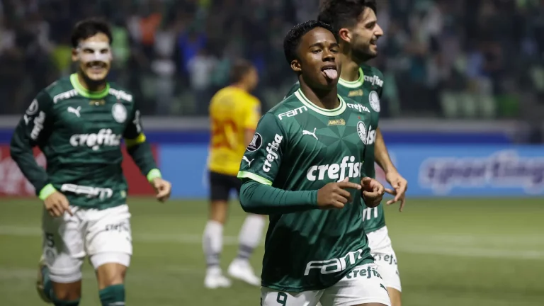 Endrick, Falcao y otros futbolistas a los que han acusado de mentir con su edad