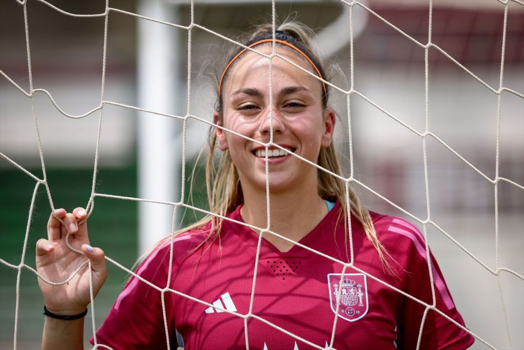 Athenea del Castillo jugadora de España