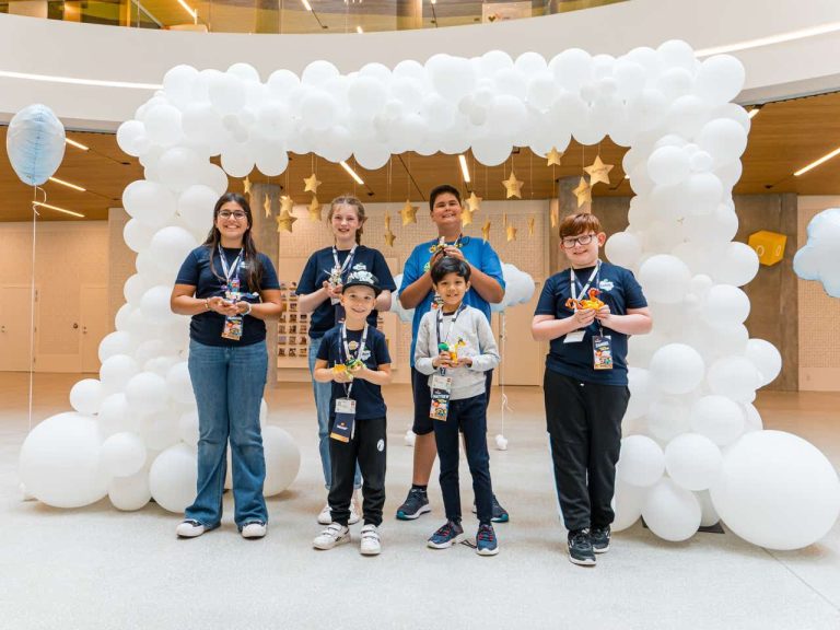 Niños de todo el mundo, nombrados "Creadores de Sueños" para inspirar el futuro de la línea LEGO DREAMZzz