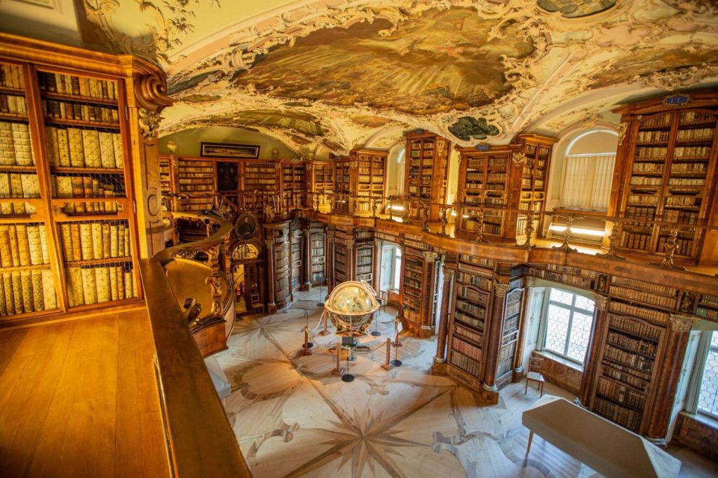 La biblioteca de Sankt Gallen en Suiza