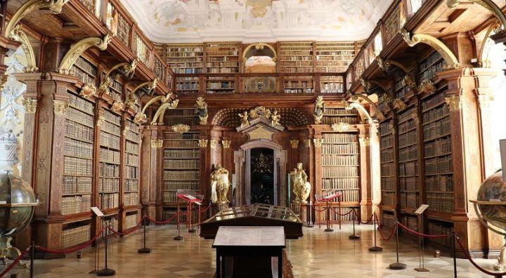 La biblioteca de la Abadía de Melk en Austria