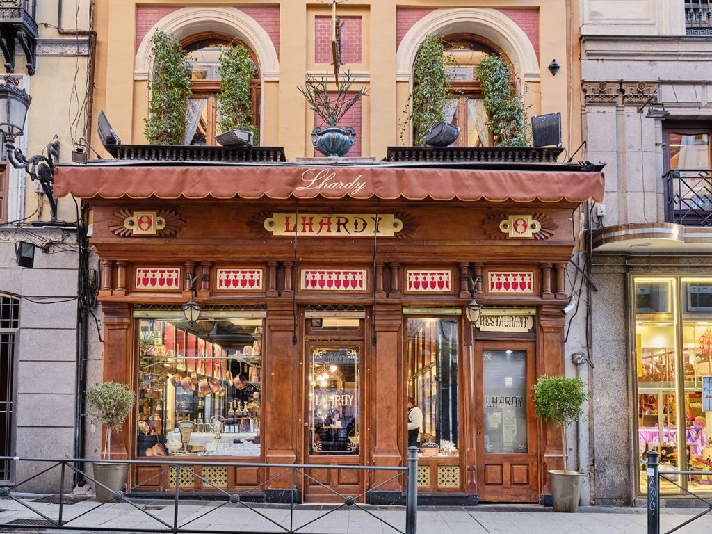 Estos son los 10 bares más antiguos de España 8 Lhardy en Madrid