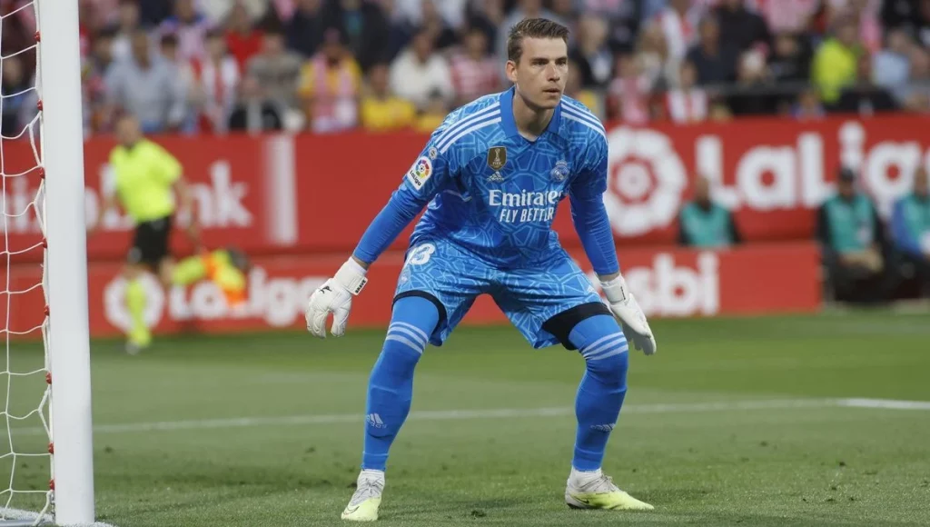Lunin quiere cumplir lo que le resta de contrato