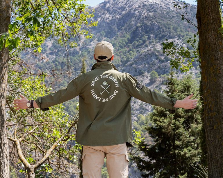 "No compres esta chaqueta", Harper & Neyer revoluciona las redes en su lucha por el consumo responsable