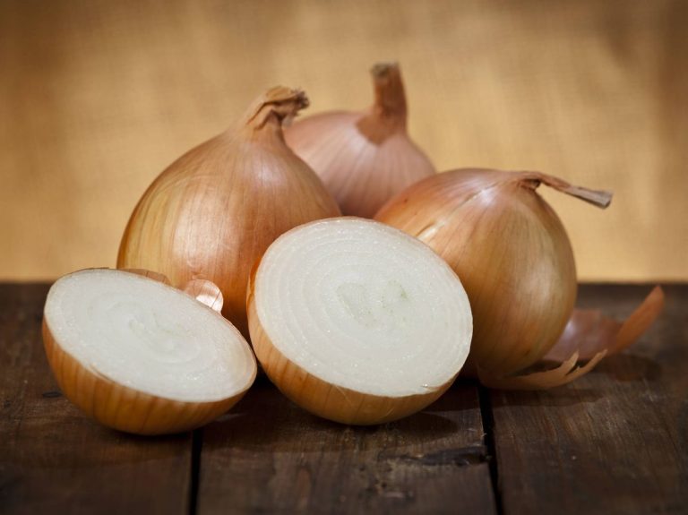 ¿Funciona la cebolla bajo la cama? Lo que dice la ciencia