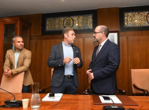Polémica en el Bierzo: pillan a la mujer del primer teniente alcalde (Iván Alonso) abriendo el Ayuntamiento a sus anchas