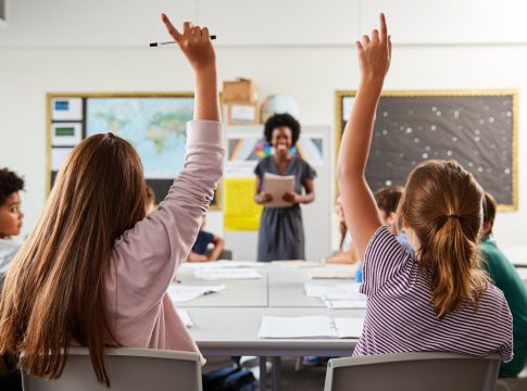 El dinero que cobra un profesor de ESO en Madrid: destapan la nómina