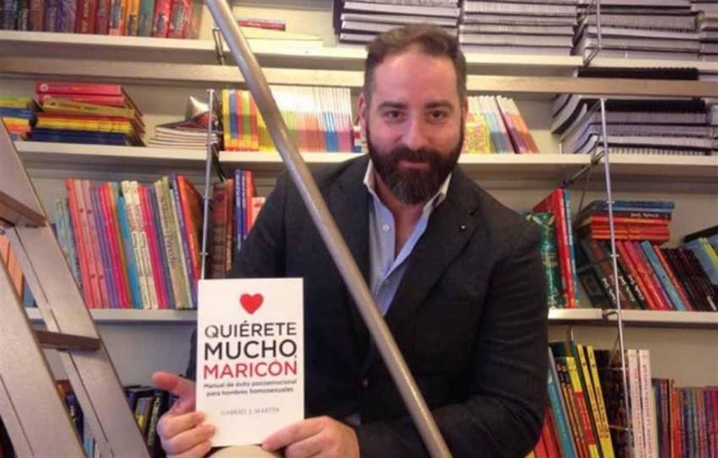 Quiérete mucho, Maricón de Gabriel J. Martín