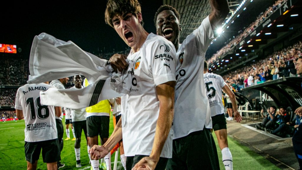 Baraja tiene las horas contadas en el Valencia CF 24 Ruben Baraja se frota las manos e1734149218340