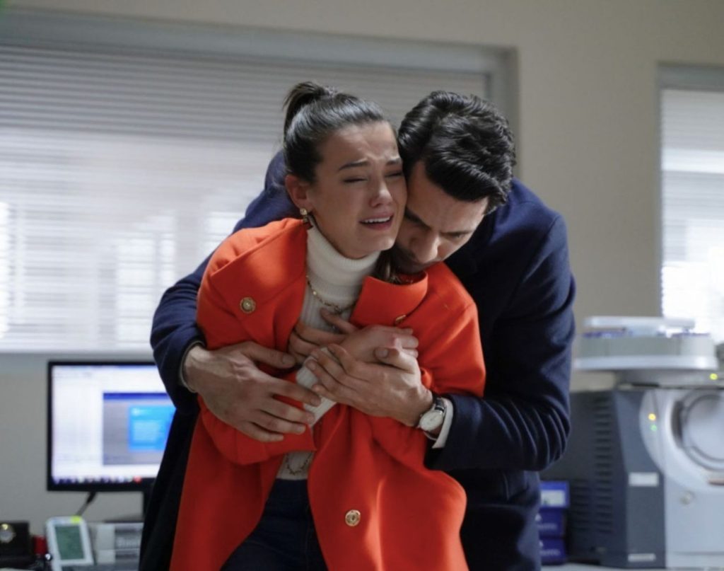 Secretos de familia: los dos actores que no sabías que habían estado en Netflix 43 ‘Secretos de familia’ no es la única serie de estos protagonistas que tiene un público cautivo