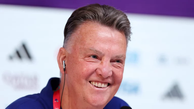 Van Gaal, sin pelos en la lengua al hablar del Mundial de Qatar: “estaba premeditado”