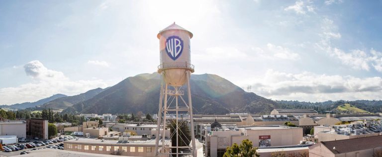 Warner perderá entre 300 y 500 millones por la huelga Hollywood