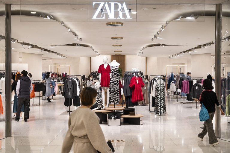 Zara arrasa con el jersey otoñal a un precio que ni Primark